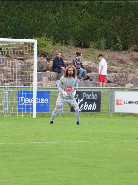 foot-yanis-140925161024