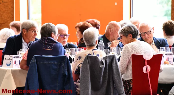repas-aines-st-vallier-150925161036