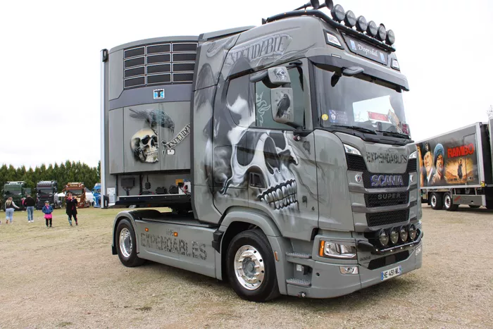 camion-louhans-051025161040