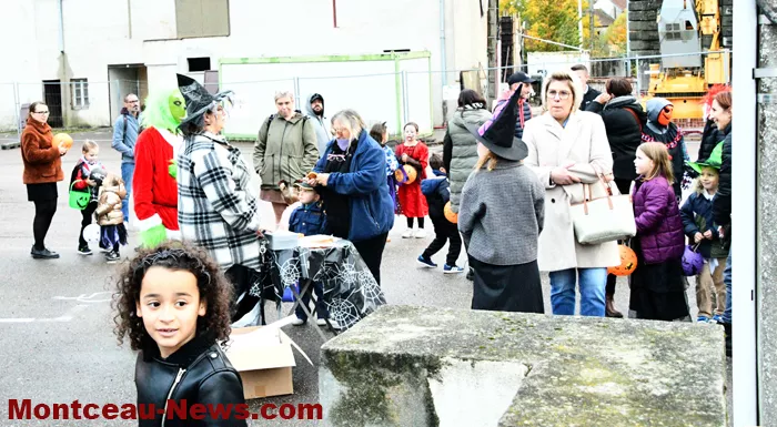 defilee-monstres-blanzy-2610252