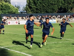 foot-yanis-1910253