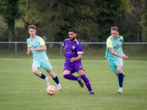foot-yanis-j1-1910252