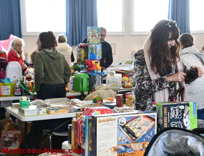 bourses-jouets-familles-france-23112514