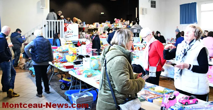 bourses-jouets-familles-france-2311254