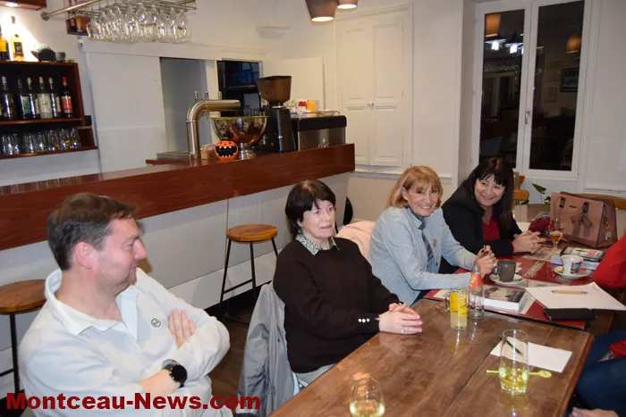 cafe-lecture-1311252