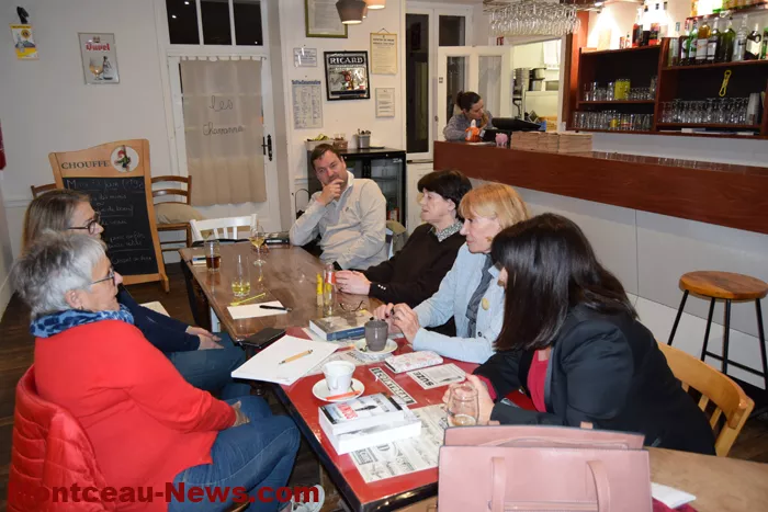 cafe-lecture-1311254