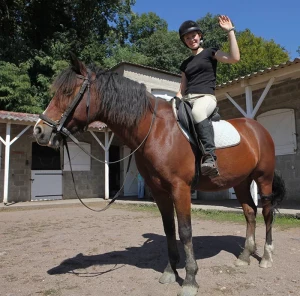 Gourdon : Centre équestre de Monthury