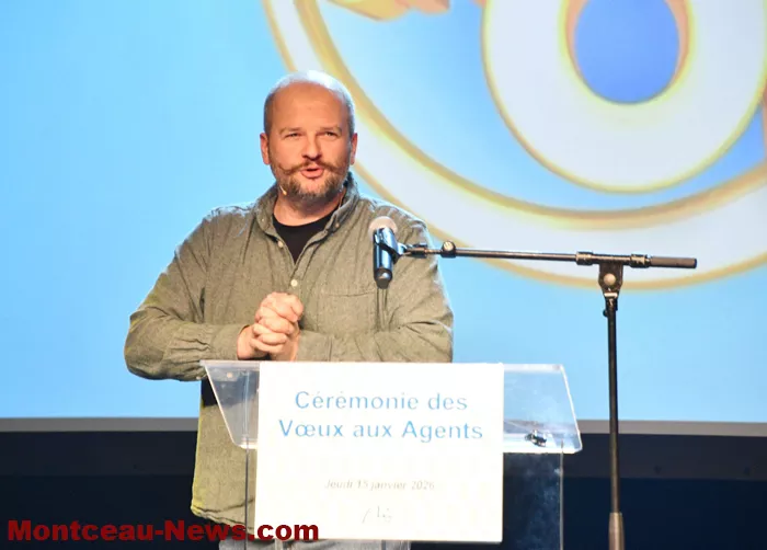 voeux-personnel-montceau-16012613