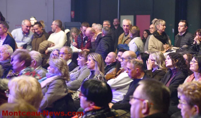 voeux-personnel-montceau-1601268