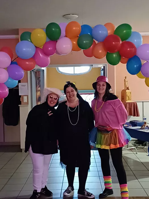 ape-voltaire-rousseau-1802261