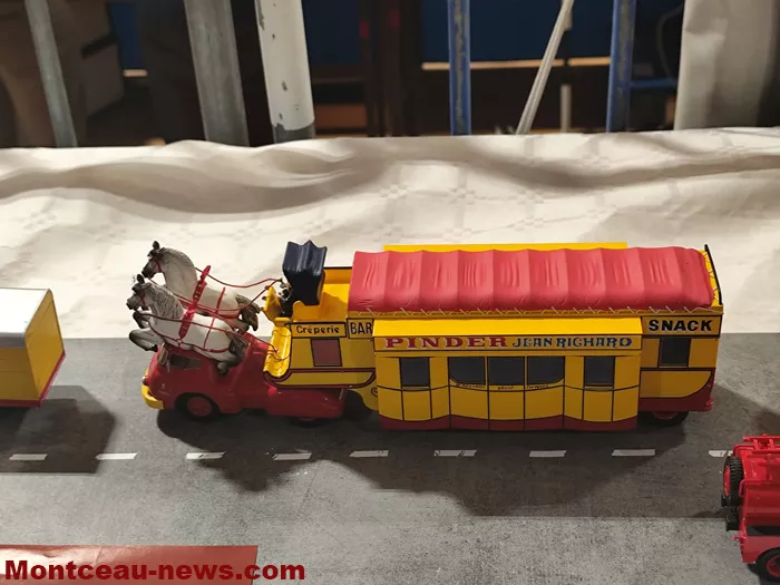 train-model-expo-21022619