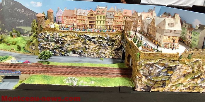 train-model-expo-21022627