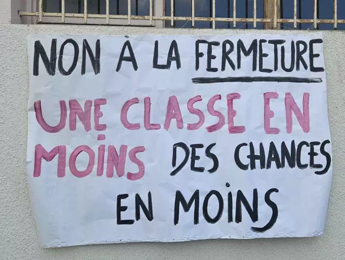 fermeture-classe-montceau-28032610