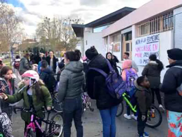 fermeture-classe-montceau-28032612