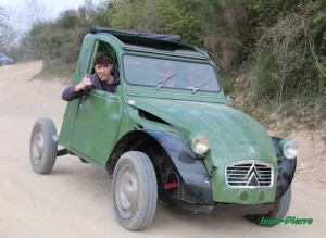 Succès pour le rassemblement de 2CV tout-terrain à Saint-Symphorien-de-Marmagne – Voir vidéo
