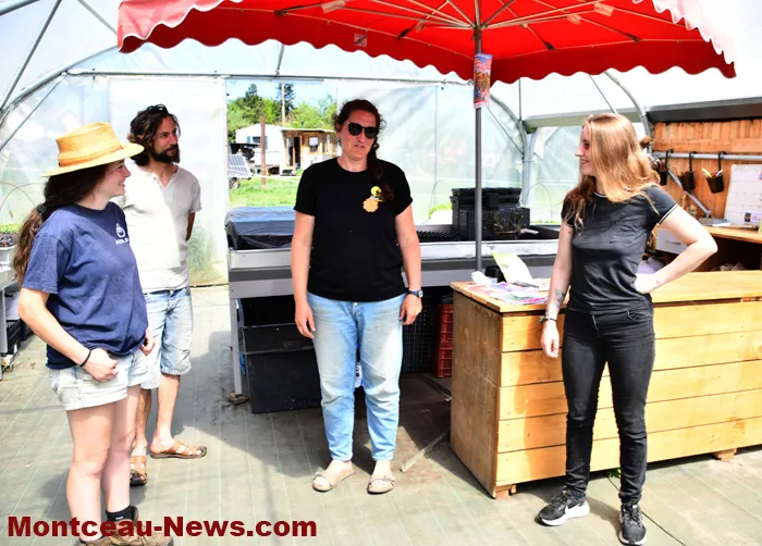 ferme-ferme-27042612