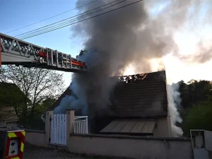 feu-maison-breuil-110426