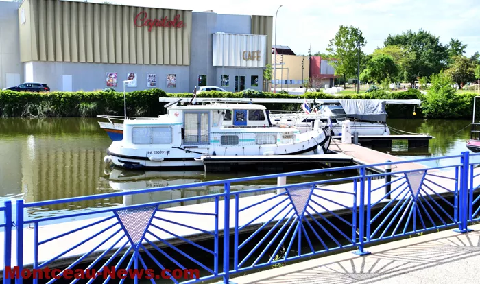 point-presse-fete-port-2105262