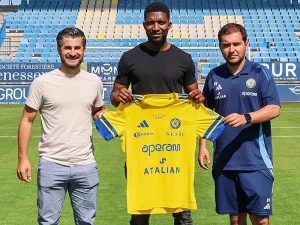 foot-yanis-1506265