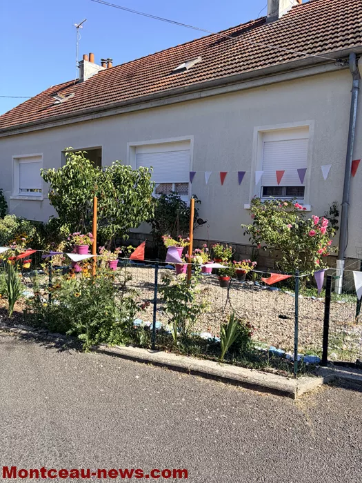 maison fleuris-09072648