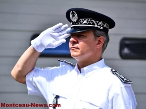 nouveau-commissaire-08072615