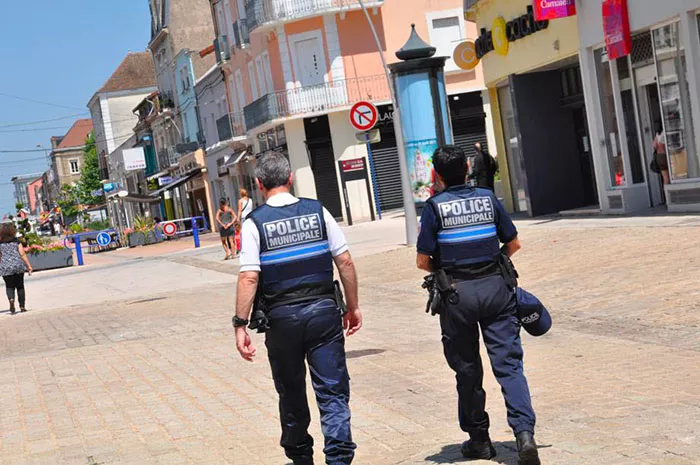 police-municipal-060726