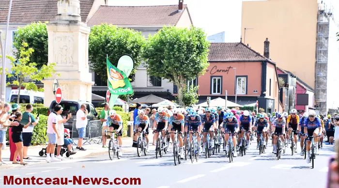 tour-course-17072629