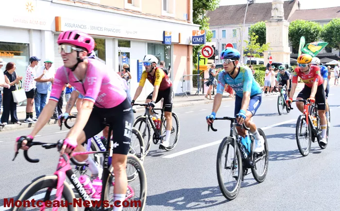 tour-course-17072645