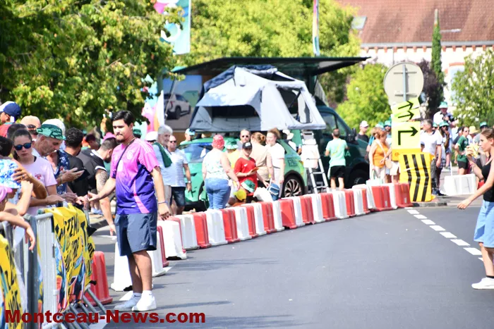 tour-course-17072657