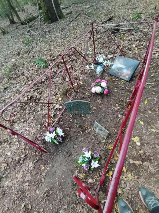 tombe-perrecy-2408262