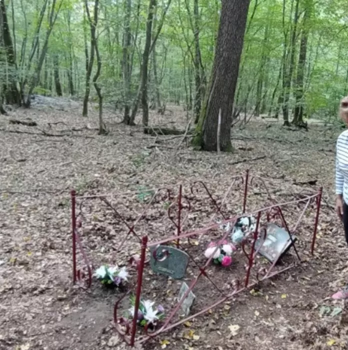 tombe-perrecy-2408264