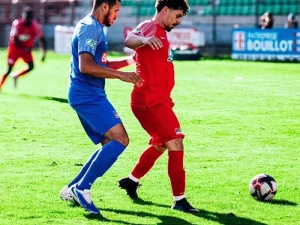 foot-yanis-140926