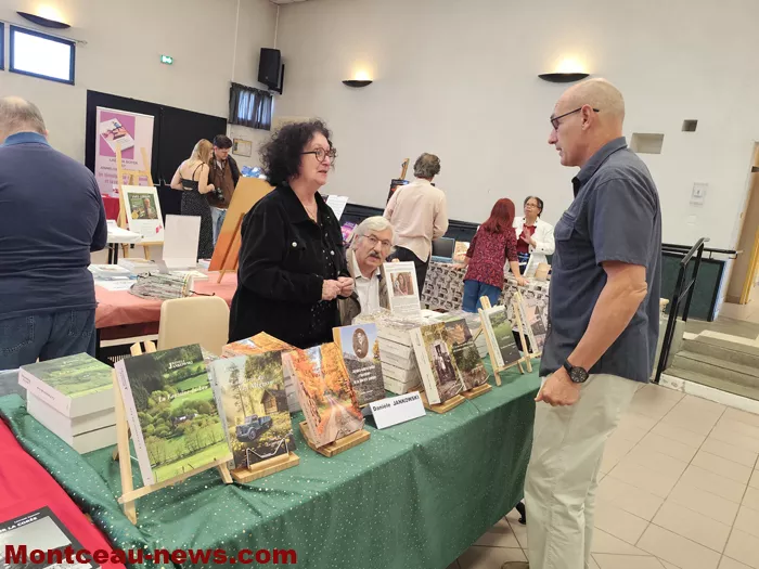 salon-livres-perrecy-21092622