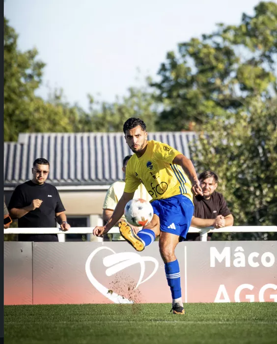 foot-yanis-0410262