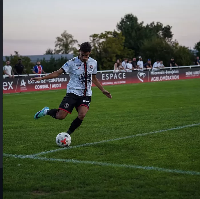 foot-yanis-0410263