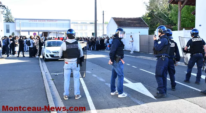 greve-manif-lycee-parriat-02102615