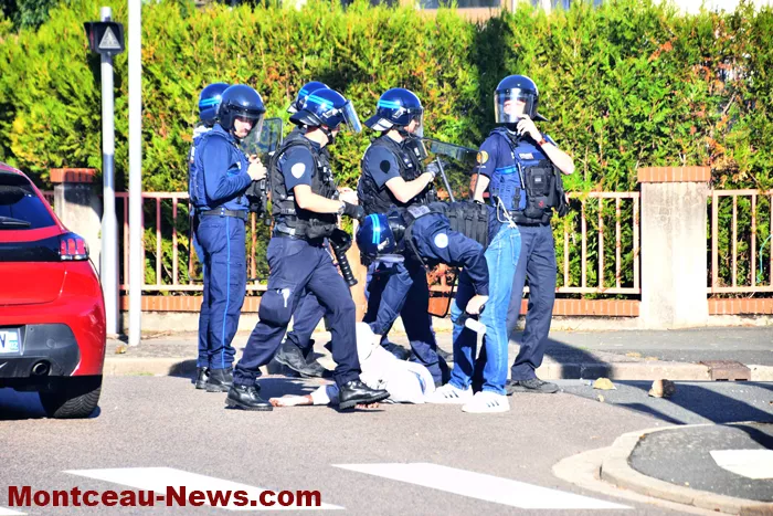 greve-manif-lycee-parriat-02102622