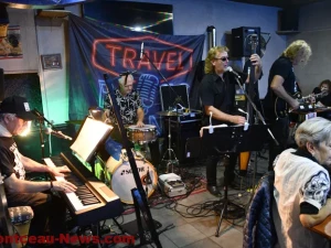 travel-blues-coq-11102613